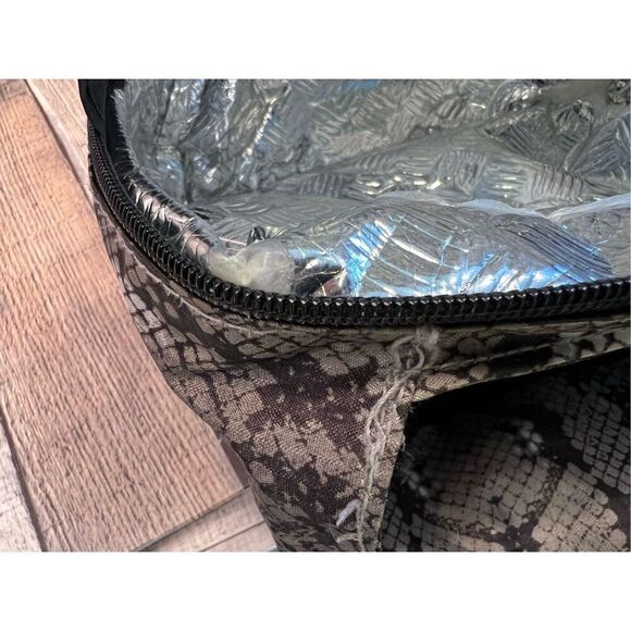 Nicole Miller Insulated Lunch Bag Cooler Tote Gray Silver Snakeskin 10" x 6" x 9 - Picture 5 of 12